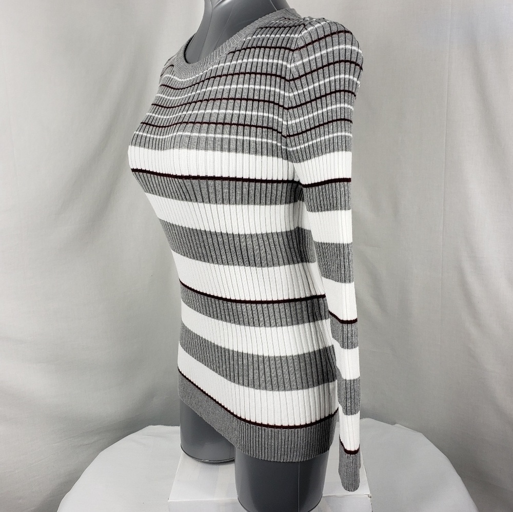 Roma Knit Ruffled Sweater - Picture 2 of 6